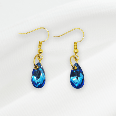 Oorhangers met blauwe druppel