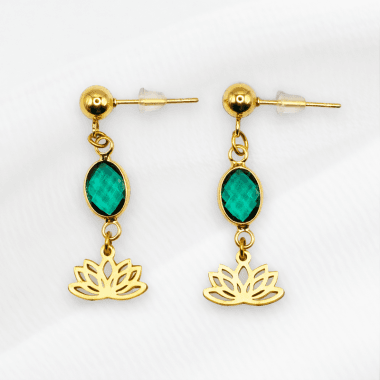 Goudkleurige studs met groene steen en lotus bedel